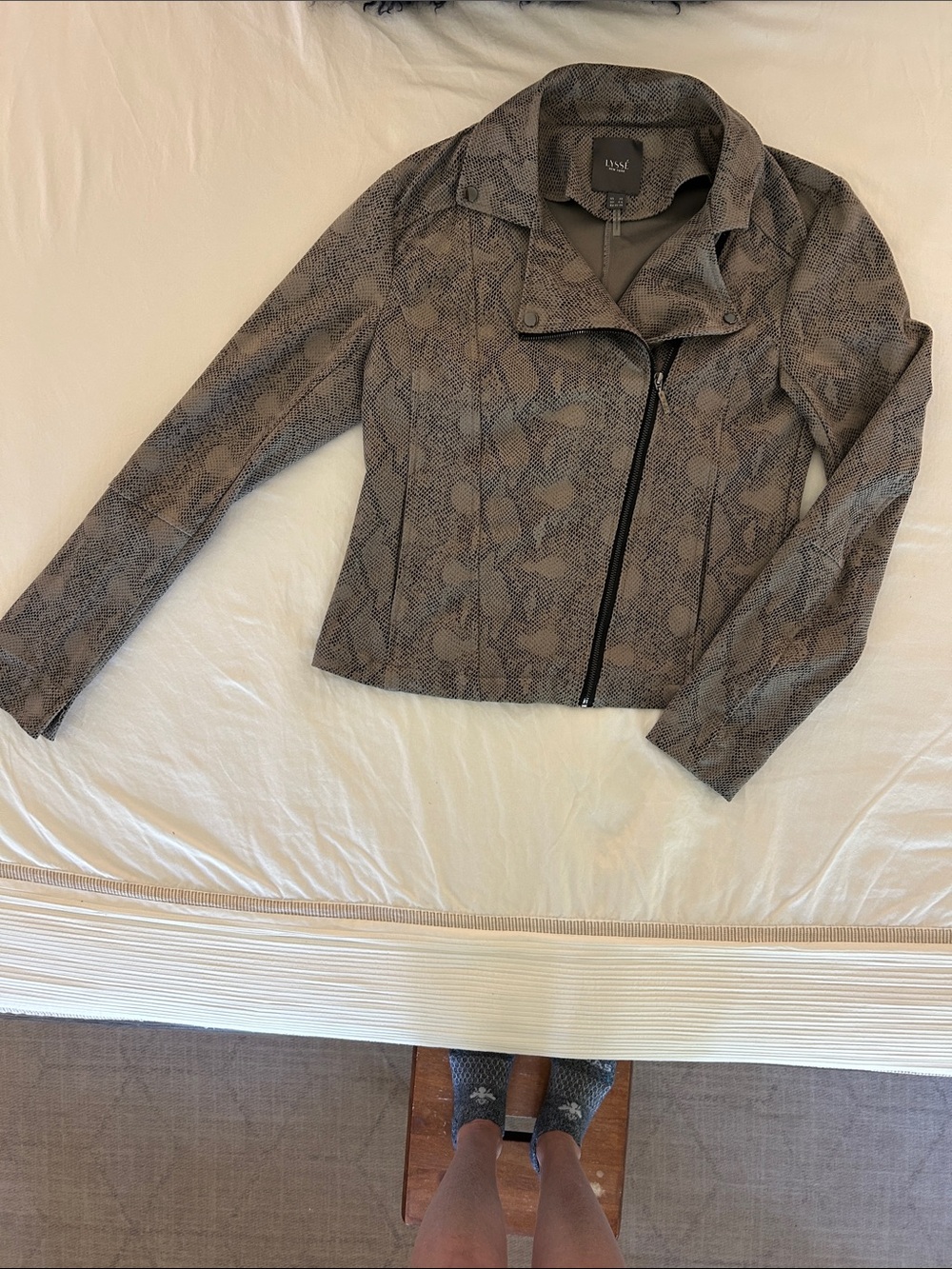 The Perfect Moto-Style Jacket…🤍🖤